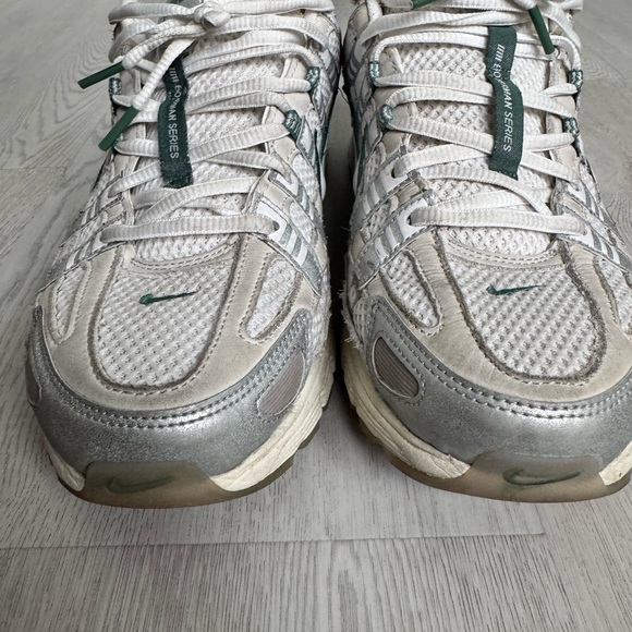 Nike P-6000 White and Dark Green Running Shoes - Picture 6 of 7